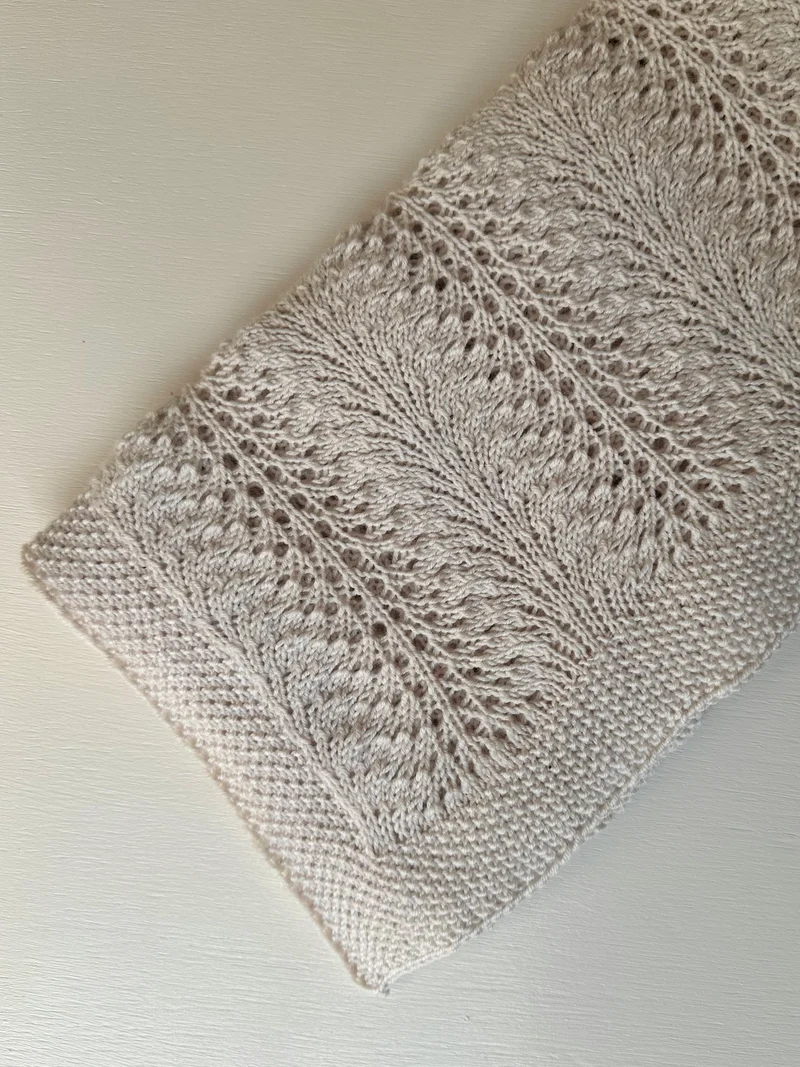 Lumi Baby Blanket - English
