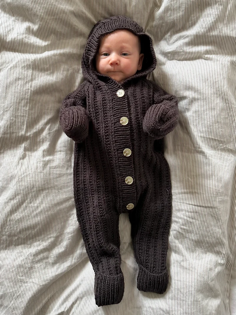 Cardamom Sleepsuit - English