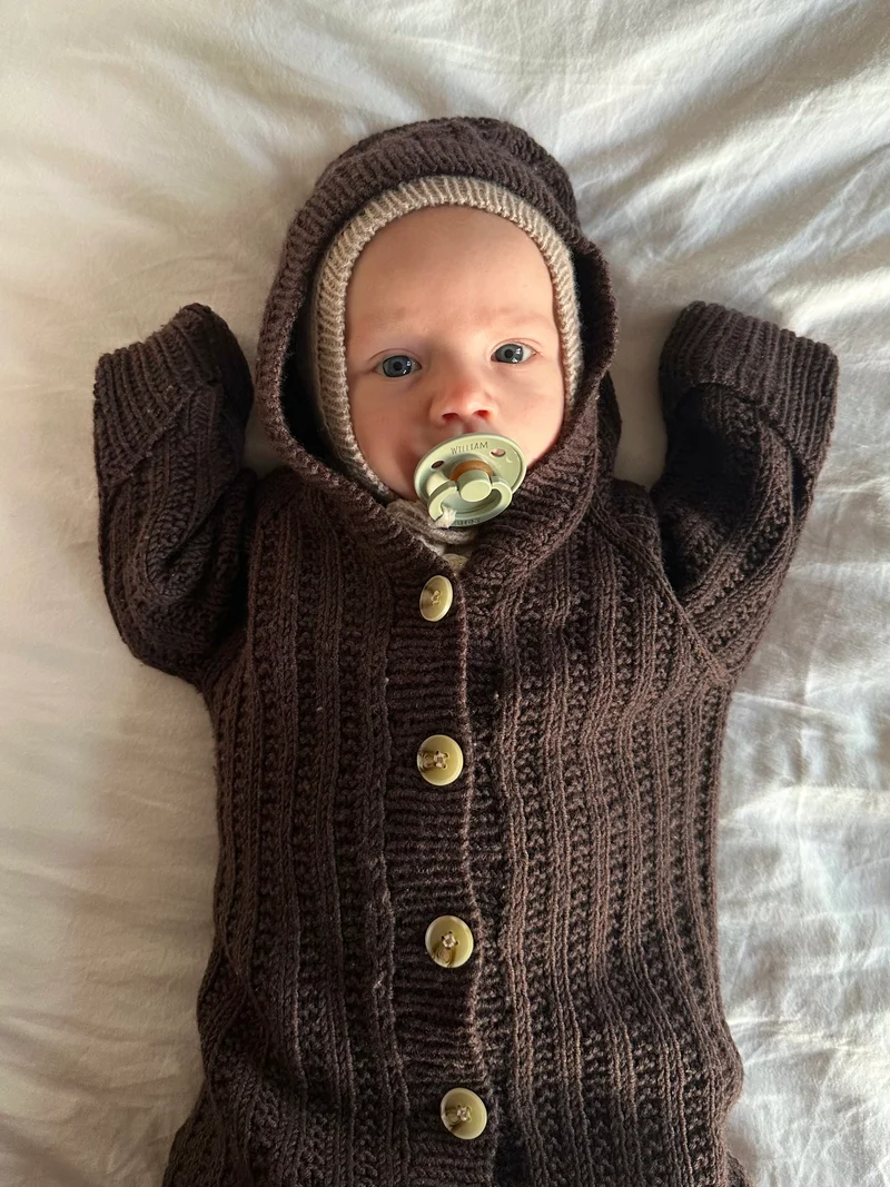 Cardamom Sleepsuit - English