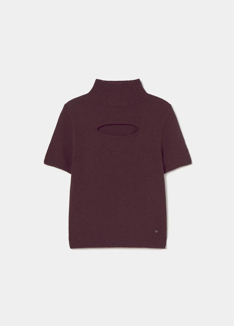 Short-sleeve cut-out sweater with perk neckline