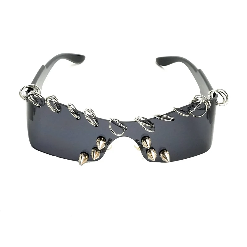 Unisex Cyberpunk Sonnenbrille mit Nietenring