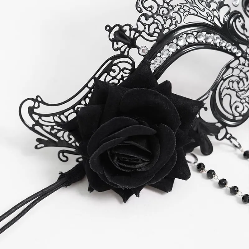 Schwarze Gothic-Maske für Damen mit Rosenmuster, Perlenbesatz und Fransen.