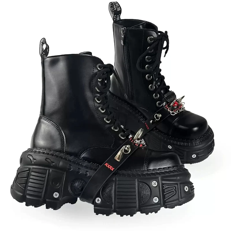 Punk-Stiefeletten für Damen mit Nietenriemen, Schnürung, seitlichem Reißverschluss, Plateau und dicker Sohle