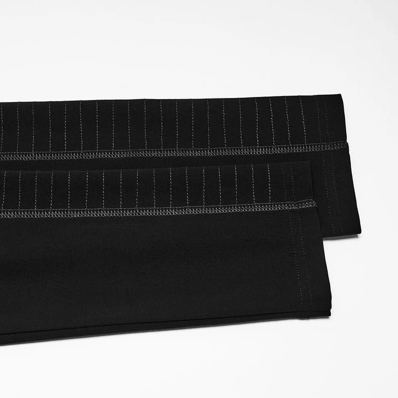 Schwarzes Herren-Langarmshirt im Punk-Stil mit Nieten, Used-Look und Stehkragen