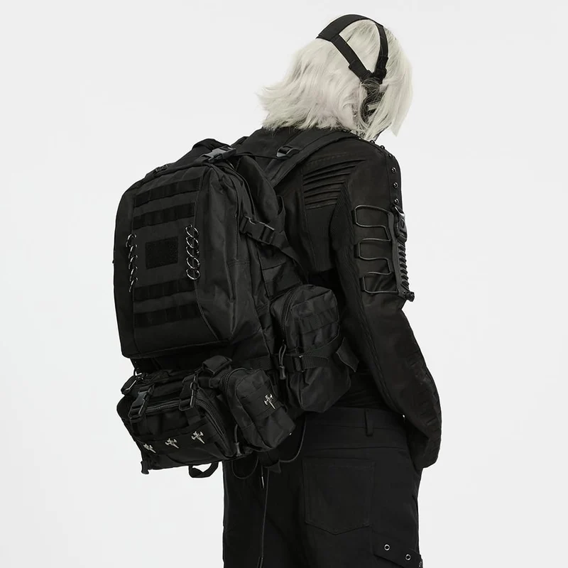 Taktischer Rucksack für Herren mit Cyberpunk-Totenkopf-Kreuzringschnalle