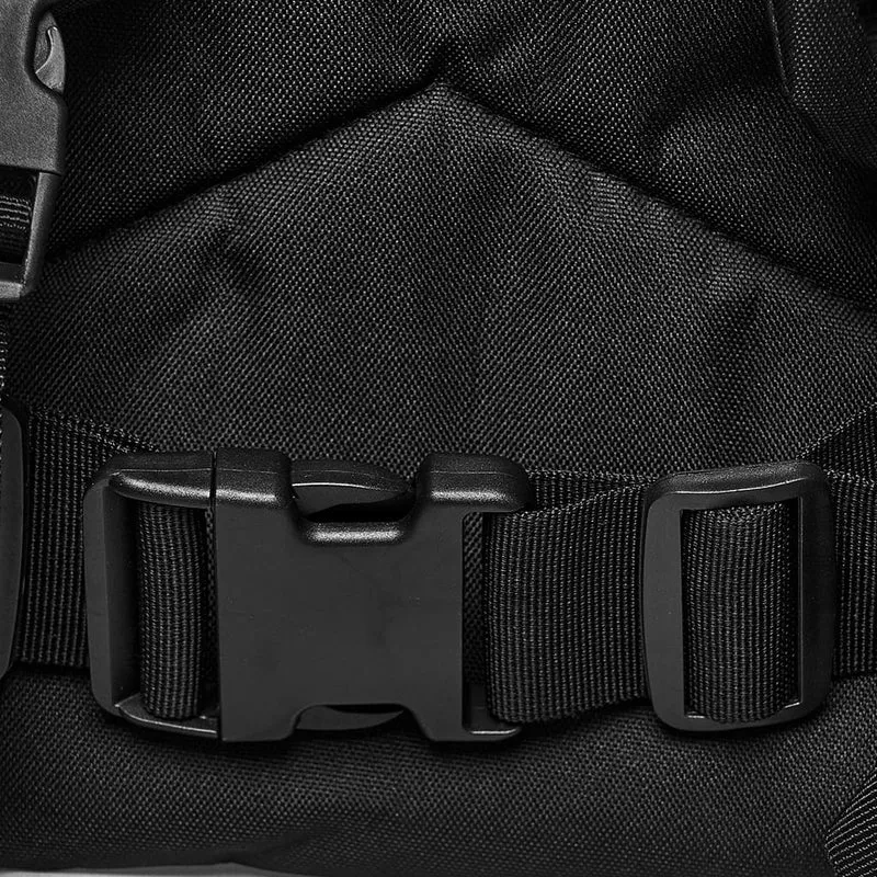 Taktischer Rucksack für Herren mit Cyberpunk-Totenkopf-Kreuzringschnalle