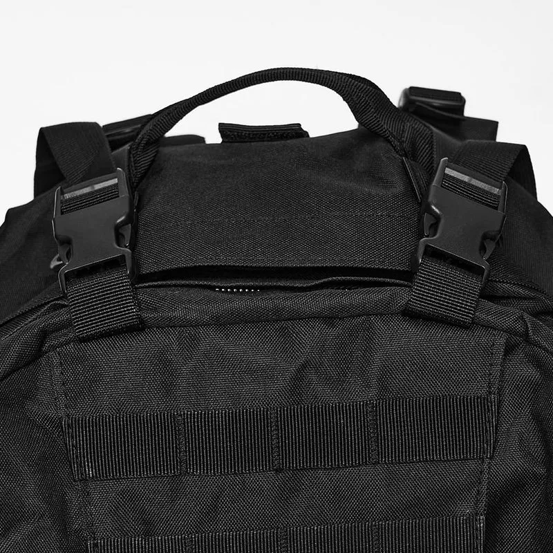 Taktischer Rucksack für Herren mit Cyberpunk-Totenkopf-Kreuzringschnalle