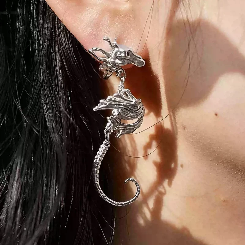 Gothic-Ohrstecker mit Seepferdchen-Skelett-Motiv für Damen, Silber