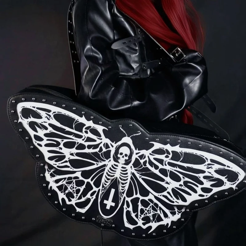 Gothic-Rucksack für Damen mit Mottenflügelmotiv