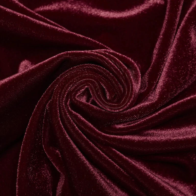 Rotes Herrenhemd aus rotem, gotischem Samt mit Rüschen am Stehkragen und Laternenärmeln.