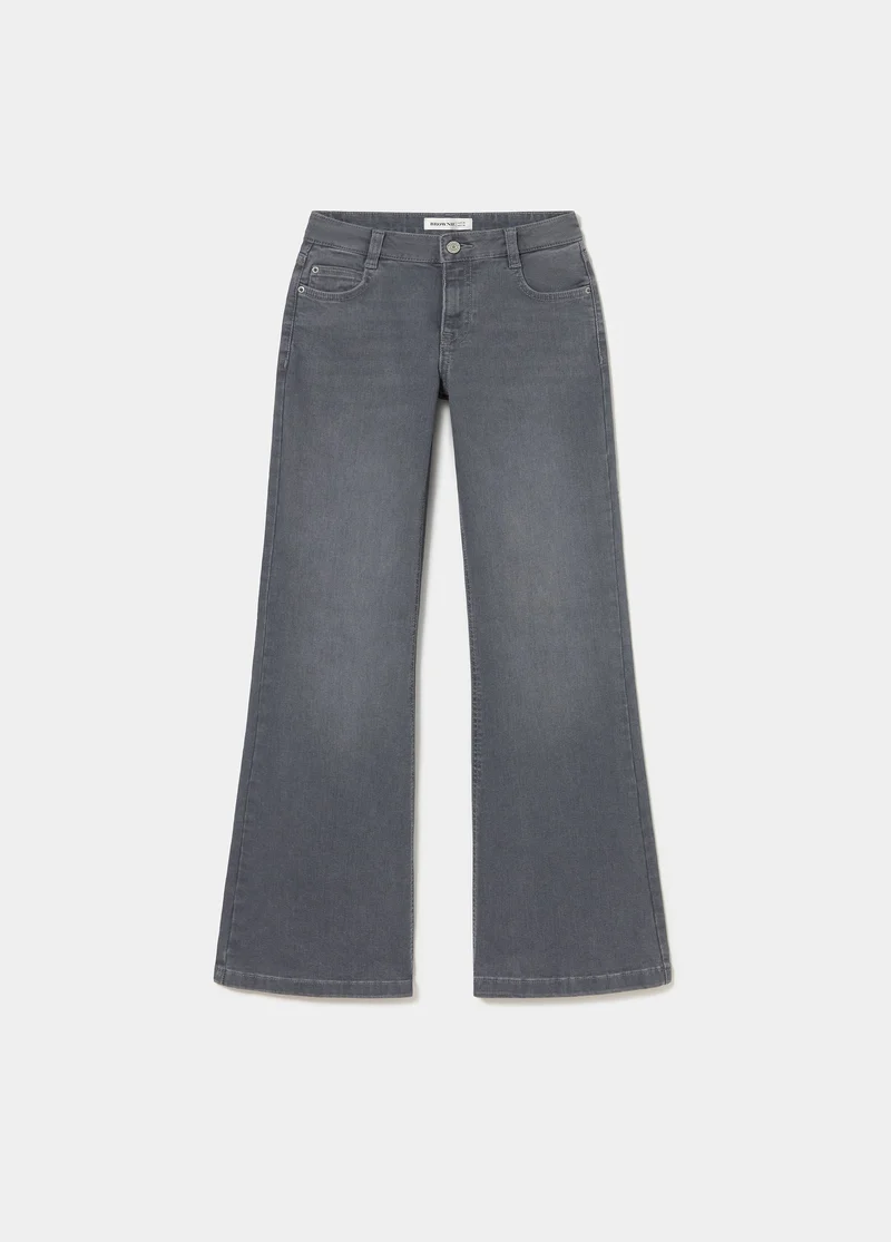 Flare jeans with back pockets