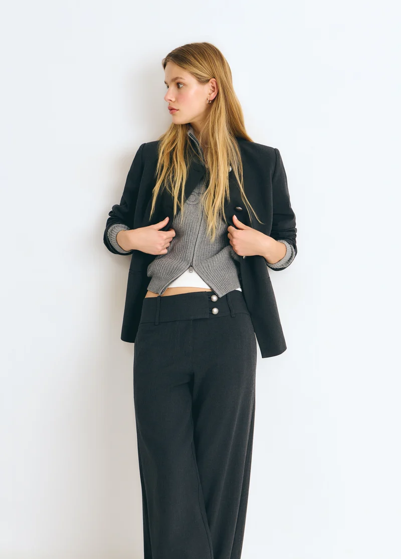 Wide low-rise trousers