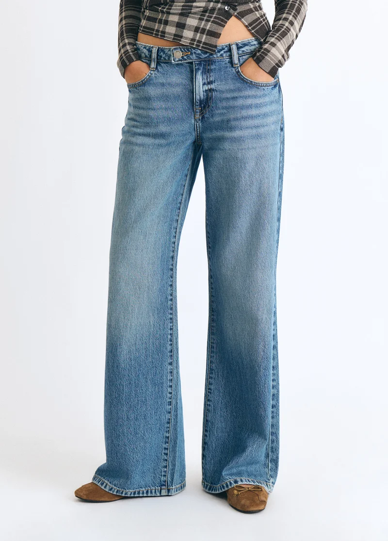 Basic mid-rise jeans