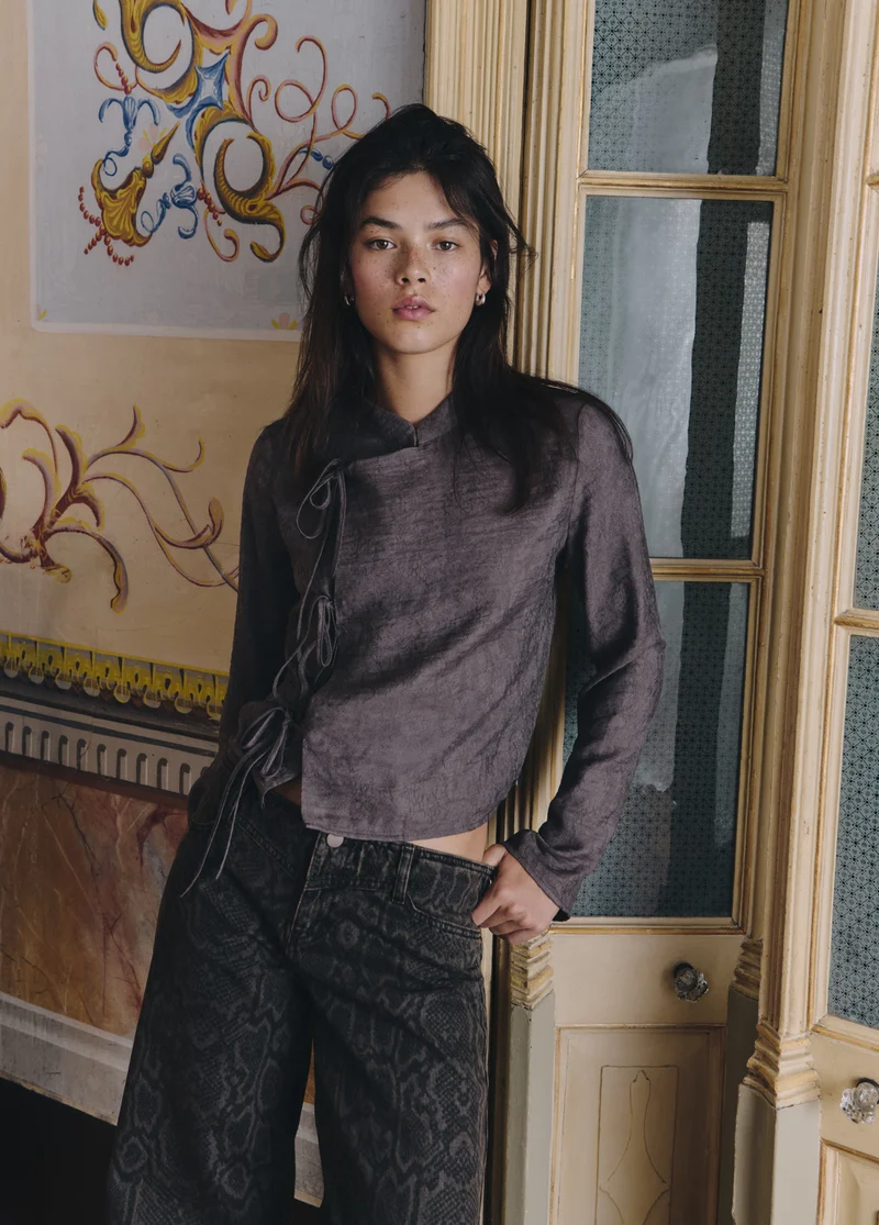 Jacquard blouse with bow details