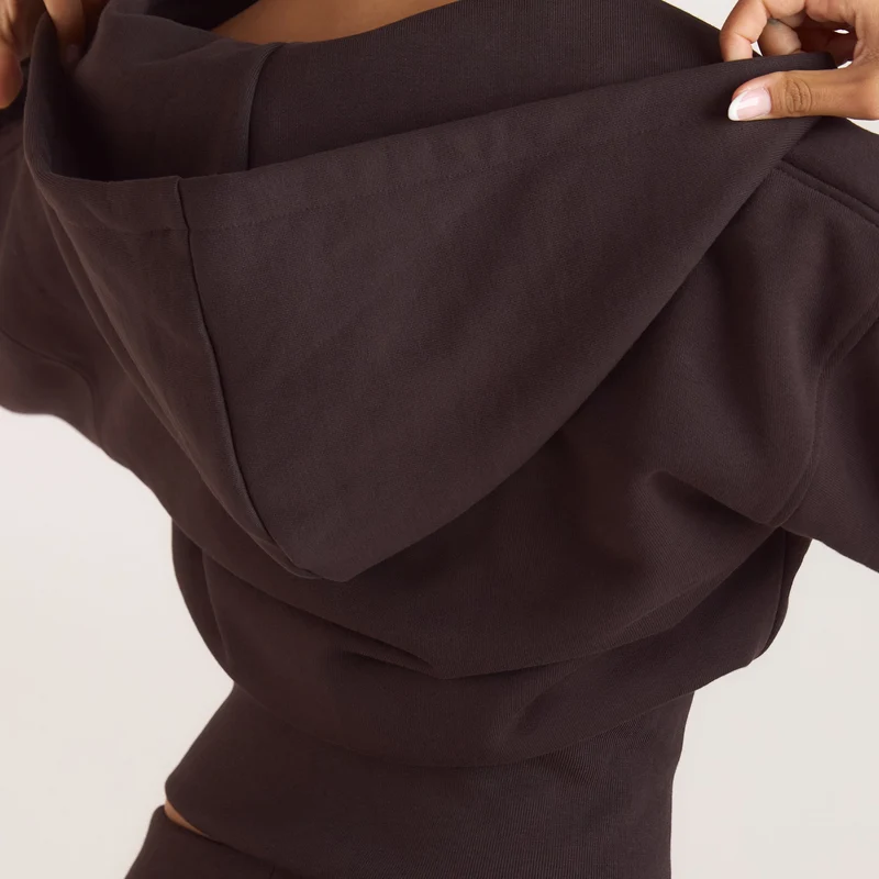 Taillierter Zip-Hoodie - Dunkle Schokolade