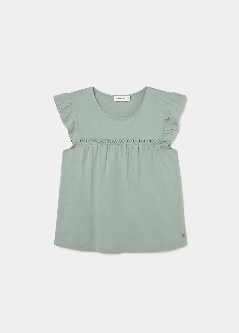 T-shirt with ruffle and lace trim