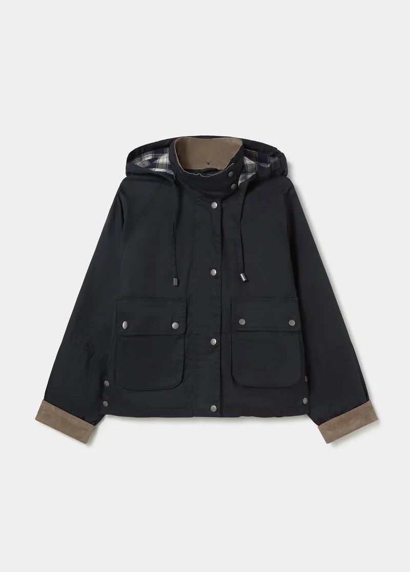 Chaqueta encerada con capucha