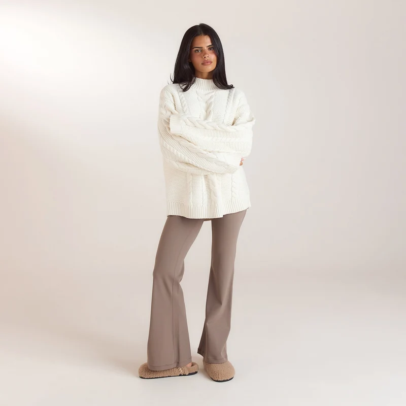 Oversized-Strickpullover mit Zopfmuster - Crèmefarbe