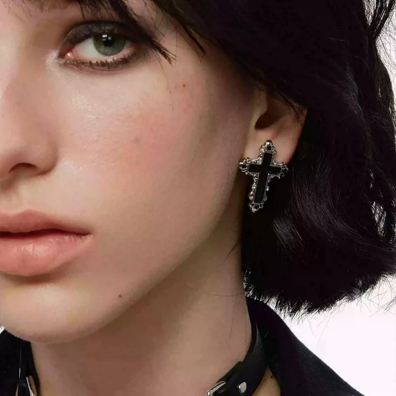 Grunge-Kreuz-Ohrringe für Damen