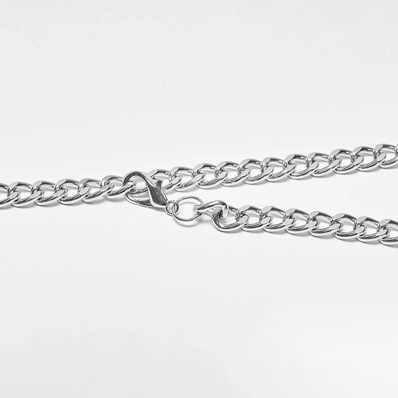 Gothic-Körpergeschirr für Damen mit mehrlagiger Kette und gekreuztem Neckholder