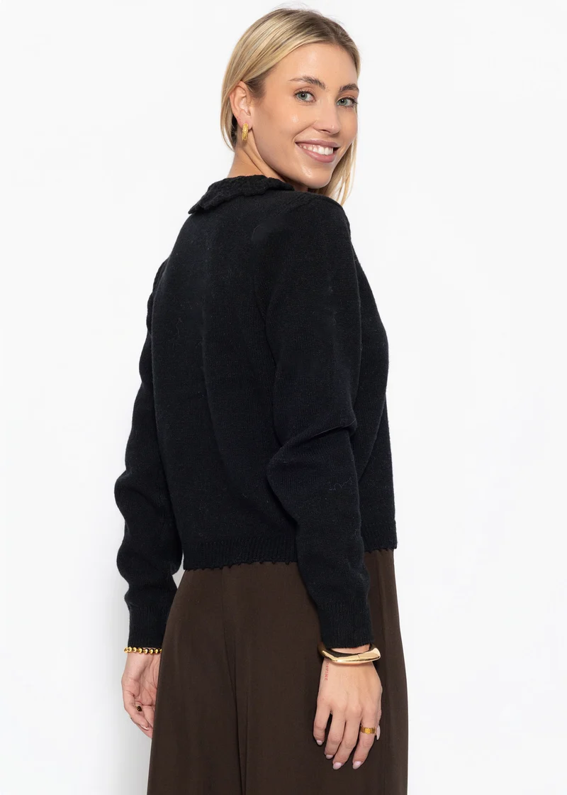 Strickjacke mit Häkelkragen - schwarz