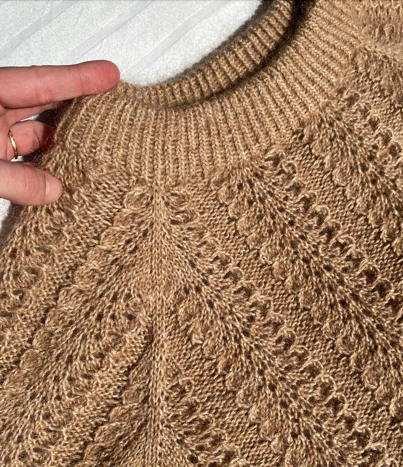 Acanthus Sweater - English