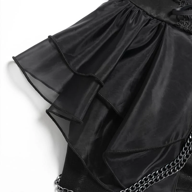Schwarzes, gotisches Damen-Slipkleid mit Schnürung, Ketten, Raffungen und unregelmäßigem Saum – ideal als Hochzeitskleid.