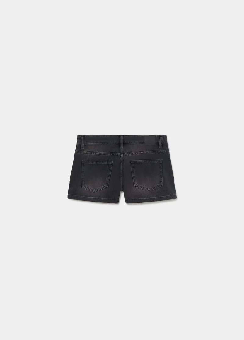 Shorts with side studs