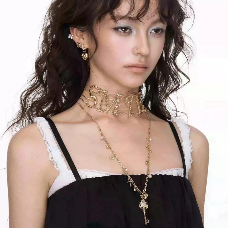 Grunge-Kreuz-Herz-Schlüsselkette für Damen