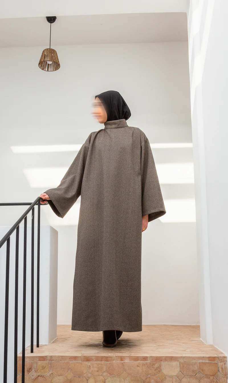 Koysoka Woolen Coll Abaya – Taupe