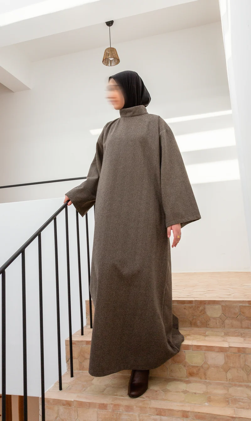 Koysoka Woolen Coll Abaya – Taupe