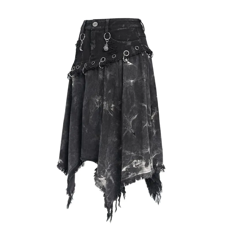 Punk-Rock für Damen mit Ösen, Ringen, offener Kante und unregelmäßigem Saum