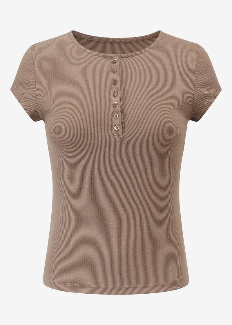 Geripptes T-Shirt mit Knopfleiste - taupe