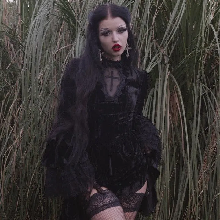 Damen-Gothic-Spitzensamtkleid mit ausgestellten Ärmeln