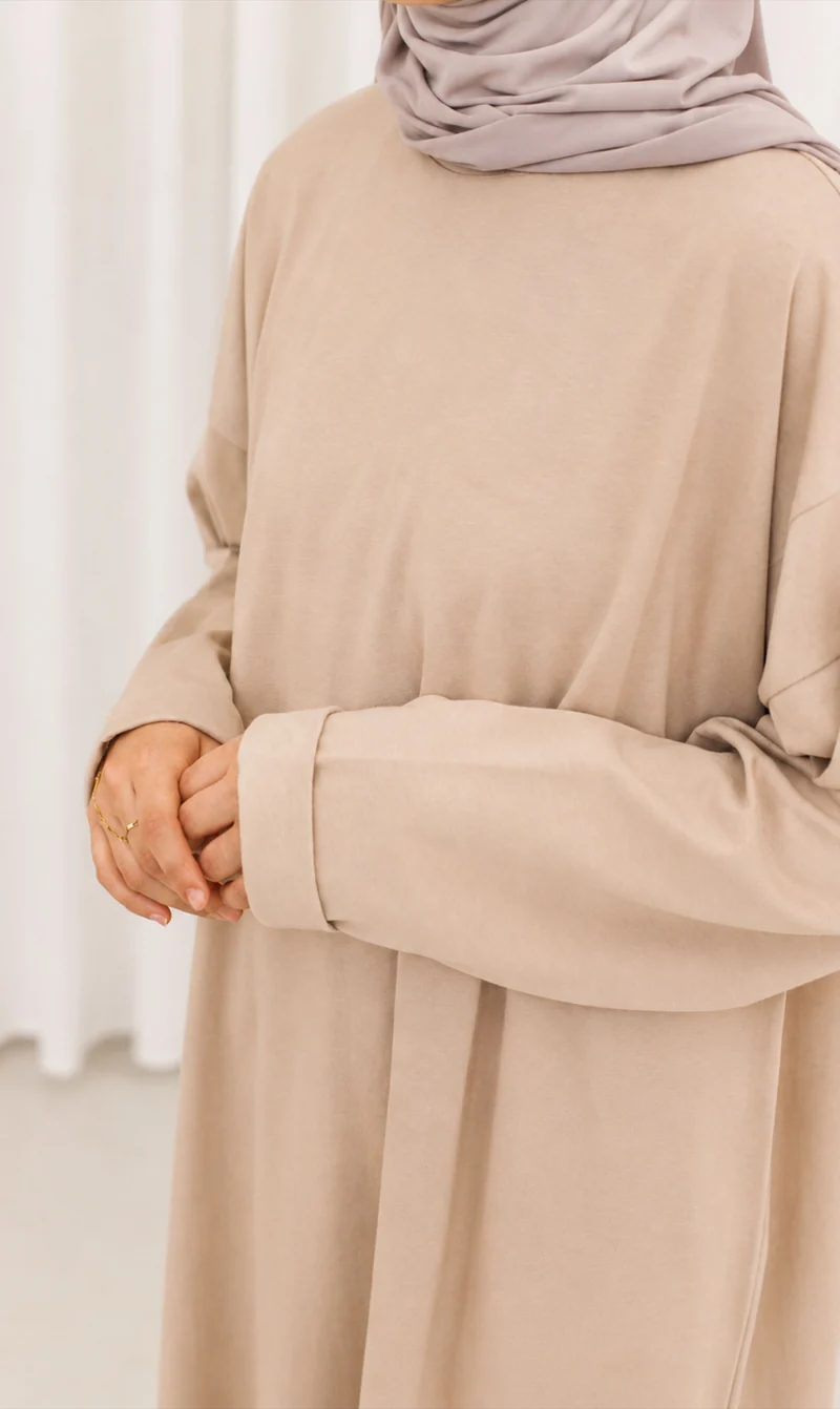 Bequemes Baumwoll-T-Shirt Abaya Busra