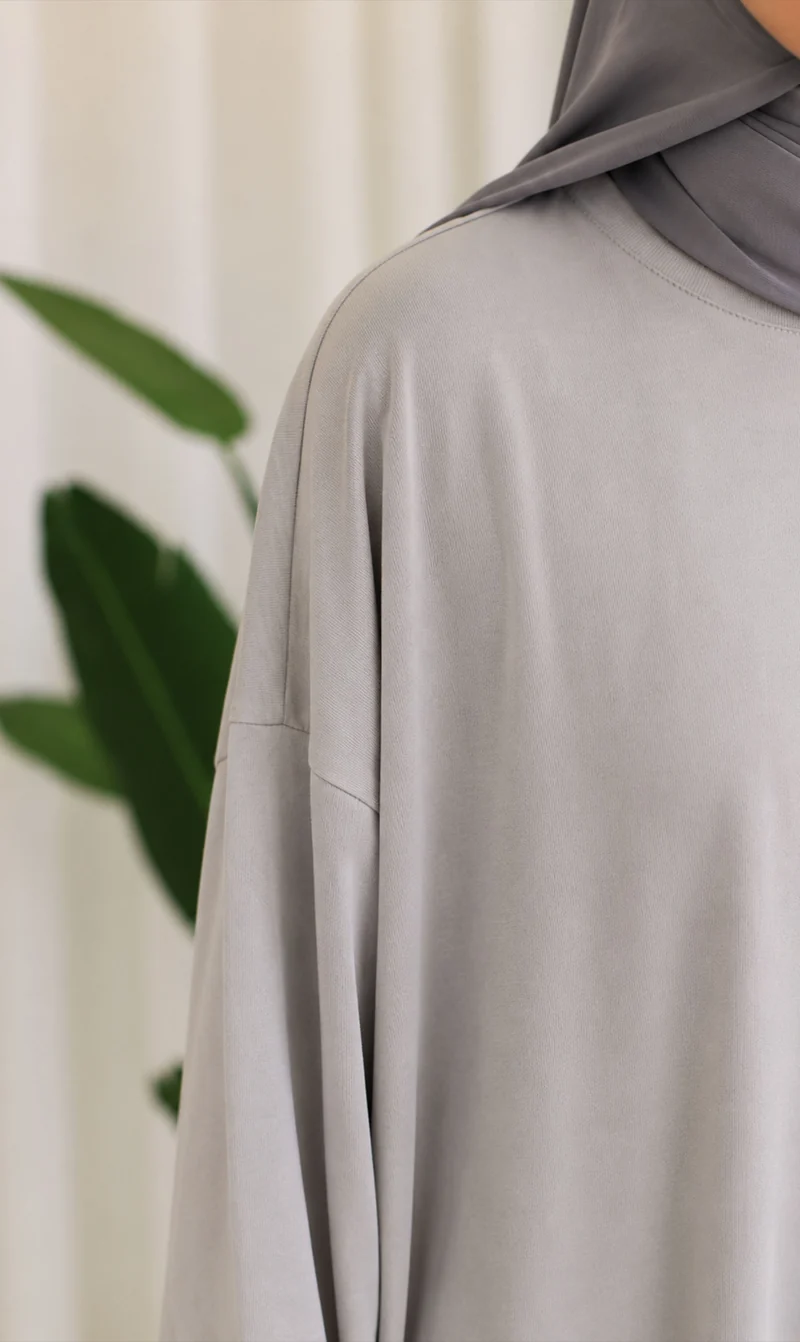 Bequemes Baumwoll-T-Shirt Abaya Busra