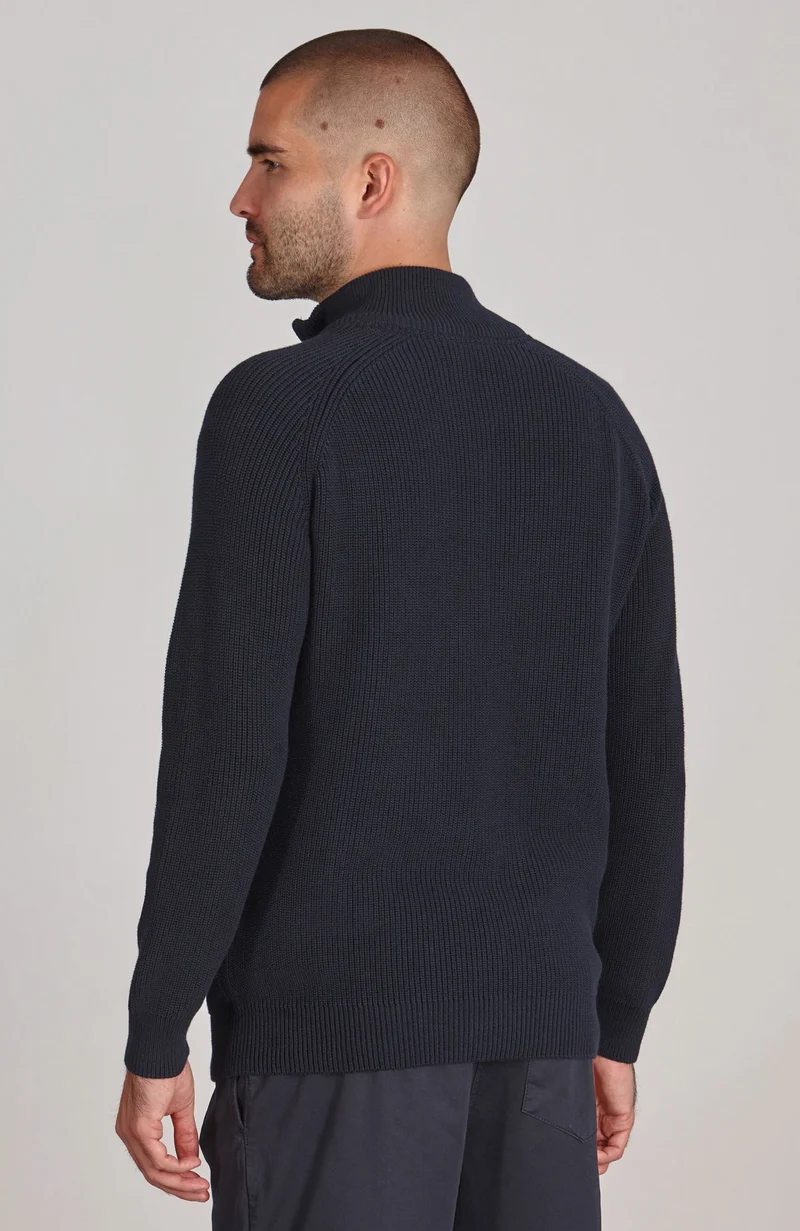 Mittelschwerer Herrenpullover aus 100 % Baumwolle mit Reißverschluss am Kragen