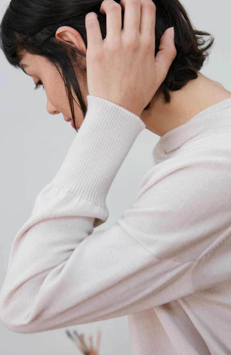Damen-Pullover mit Kapuze aus reiner, extrafeiner Merinowolle mit entspannter Passform