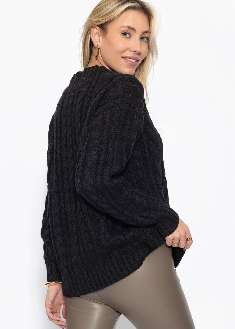 Zopfstrickpullover mit V-Ausschnitt - schwarz
