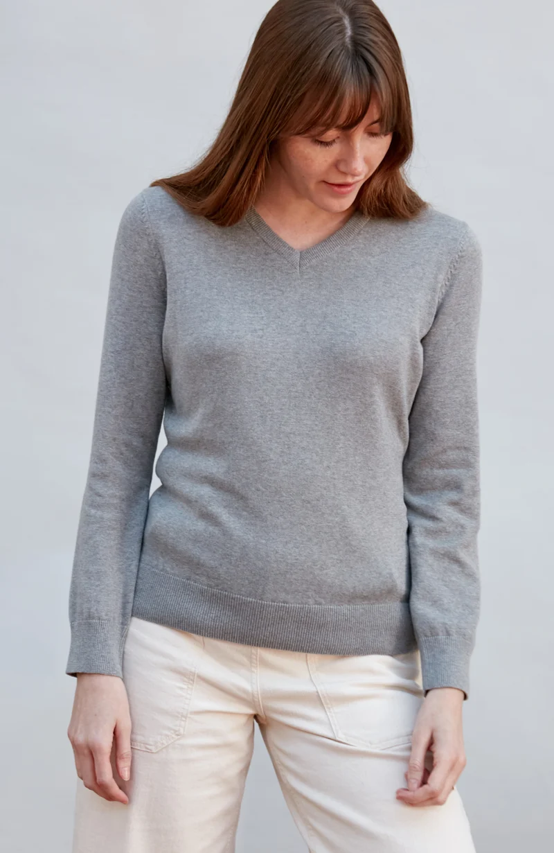 Damen-Pullover mit V-Ausschnitt aus reiner Baumwolle