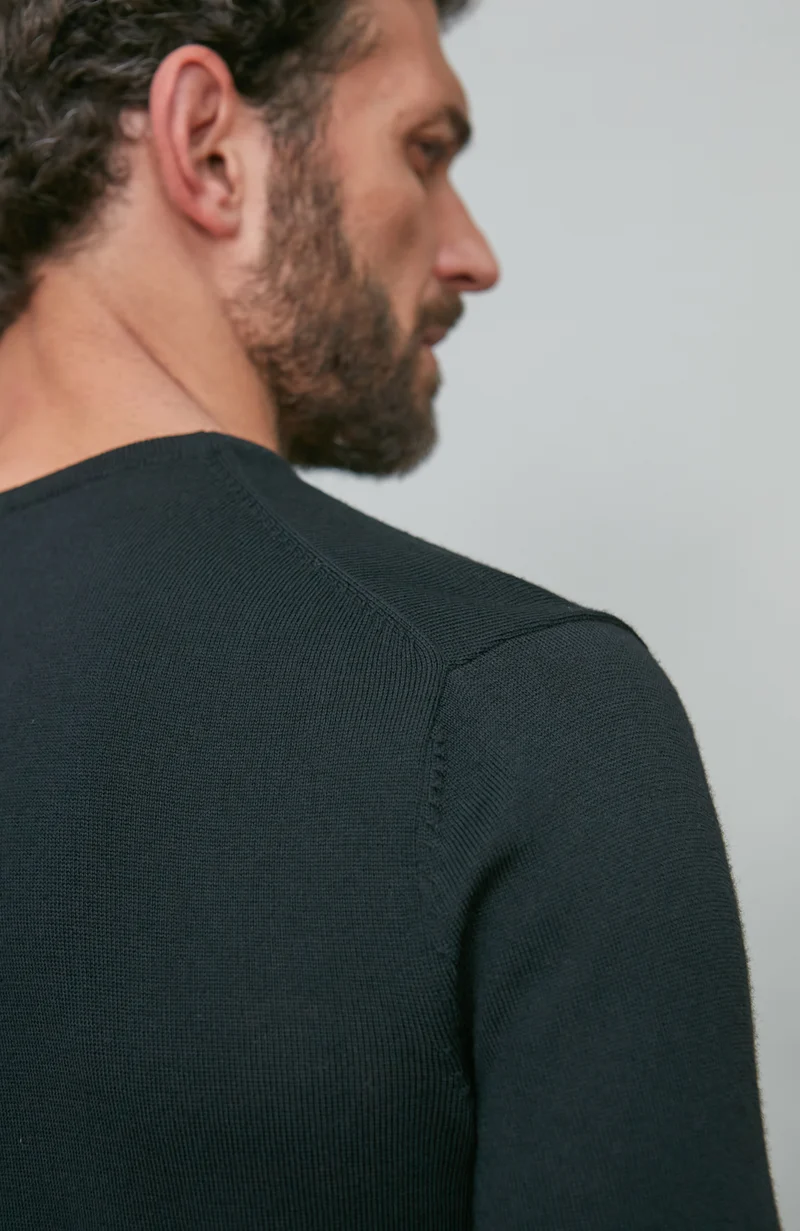 Extrafeiner Herren-Pullover aus Merinowolle mit V-Ausschnitt