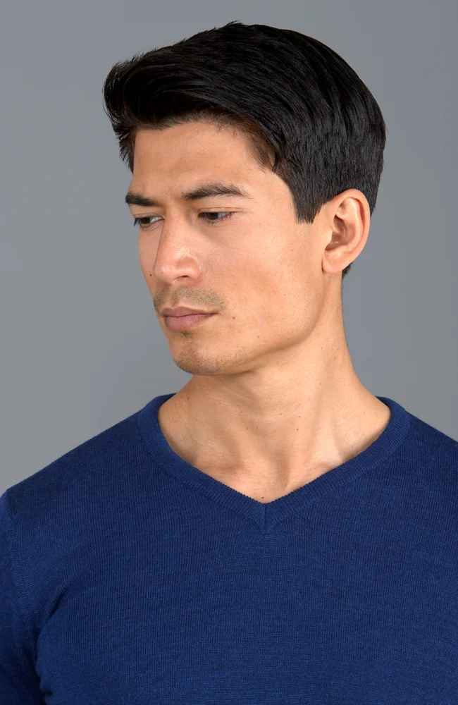 Extrafeiner Herren-Pullover aus Merinowolle mit V-Ausschnitt