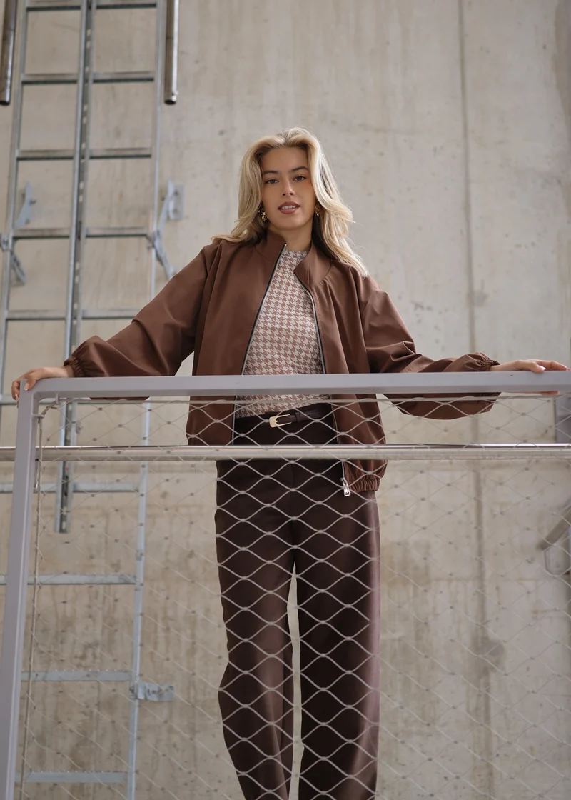 Blousonjacke mit elastischem Bund - braun