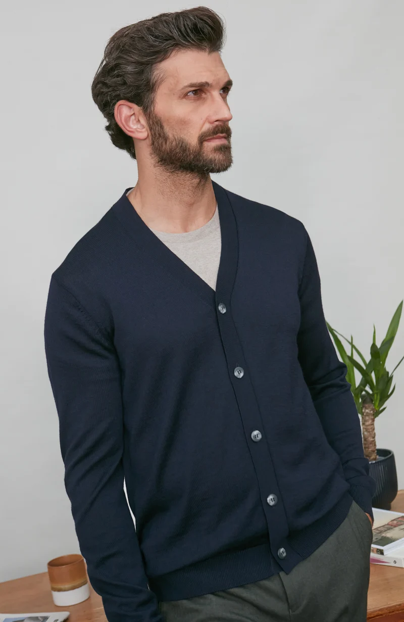 Leichter Herren-Cardigan aus extrafeiner Merinowolle