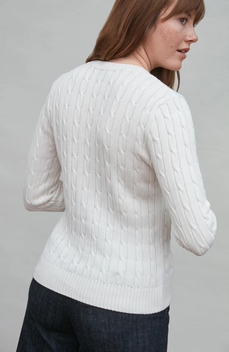 Damenpullover aus 100 % Baumwolle mit Rundhalsausschnitt und Zopfmuster