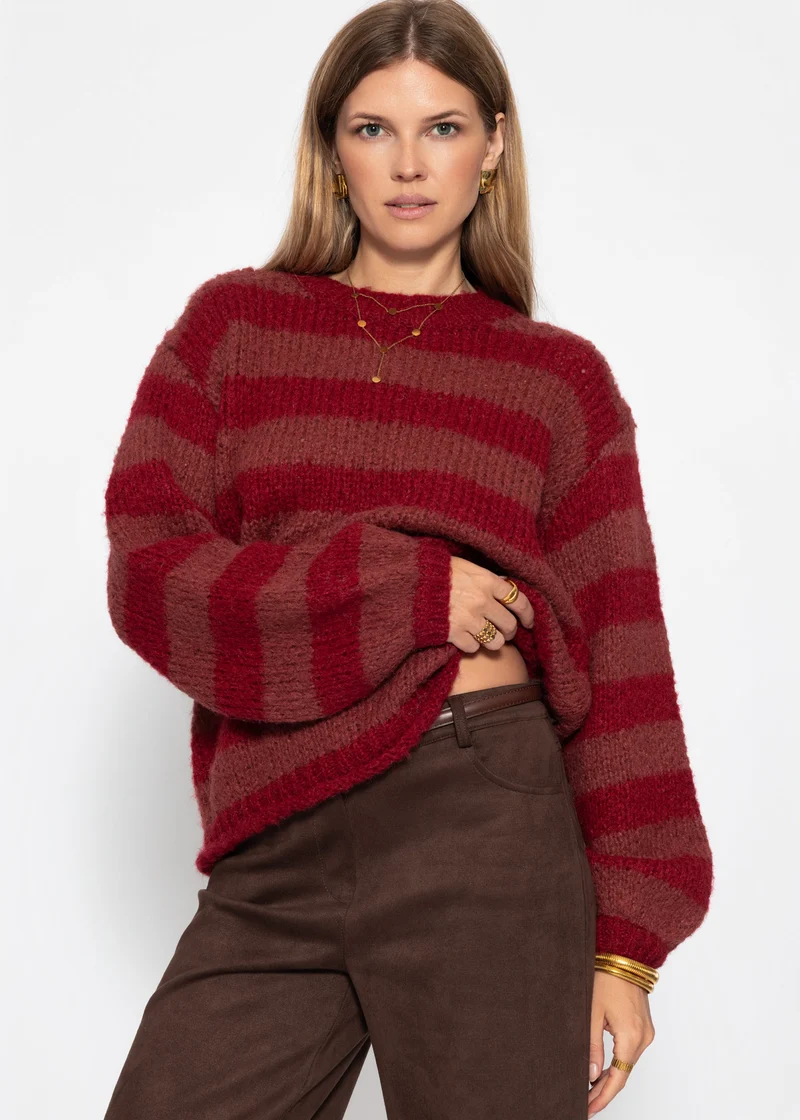 Gestreifter Grobstrickpullover - mauve-rot