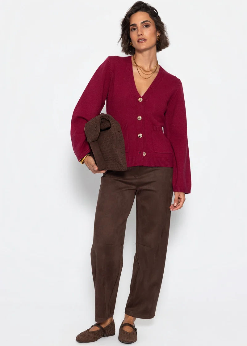 Strickjacke mit V-Ausschnitt und Goldknöpfen - beere