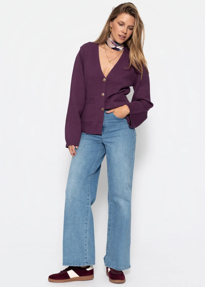 Strickjacke mit V-Ausschnitt und Goldknöpfen - plum