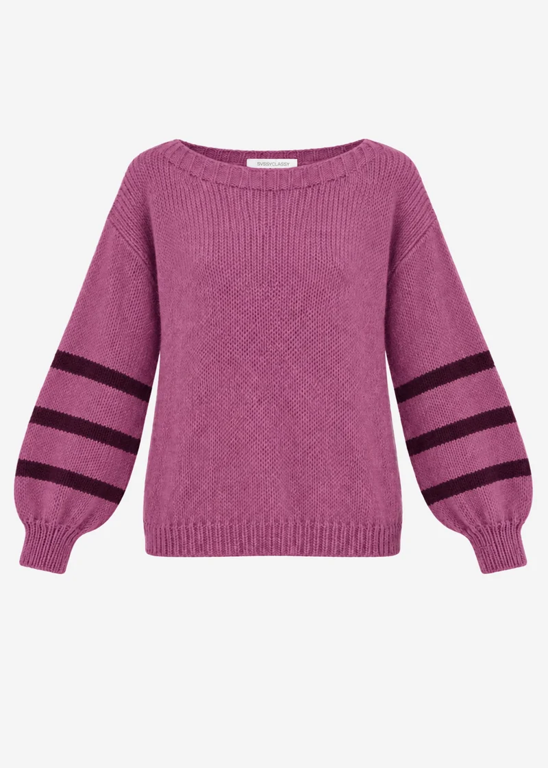 Kurzer Strickpullover mit gestreiften Ärmeln - beere