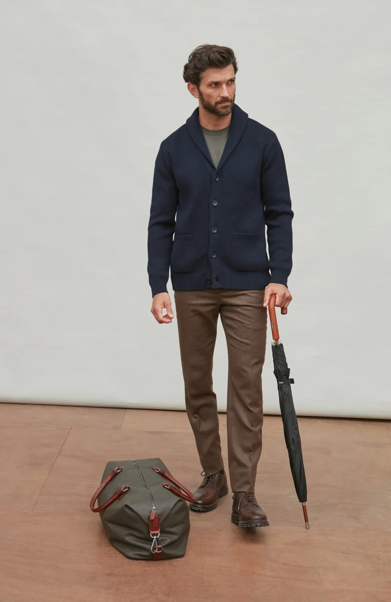 Mittelschwerer Herren-Cardigan aus 100 % Baumwolle mit Schalkragen